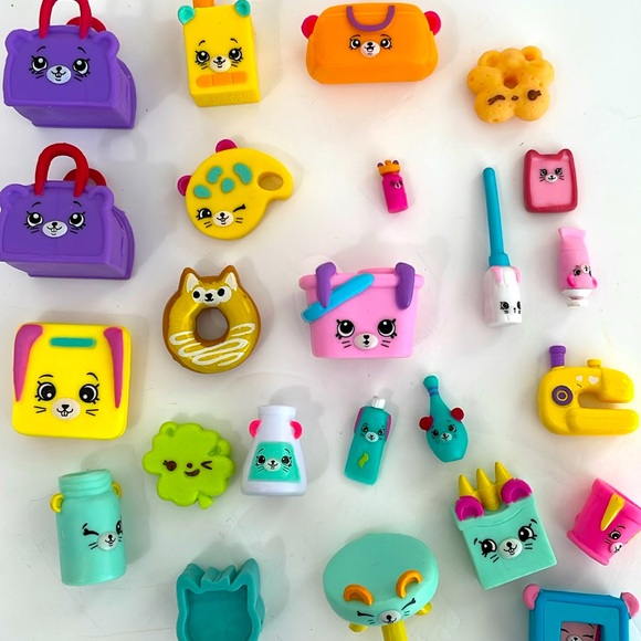 Collection of Small Toys LOT Doll & Dollhouse Accessories - Picture 6 of 7